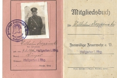 Mitgliedsbuch-der-Feuerwehr-Hallgarten-für-Wilhelm-Kopainski-von-1927